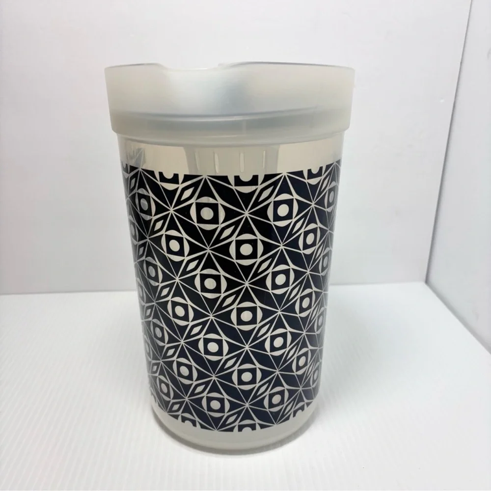 Tupperware Pitcher‎ 2 Quart Push Button with Infuser Deco Vibe Black